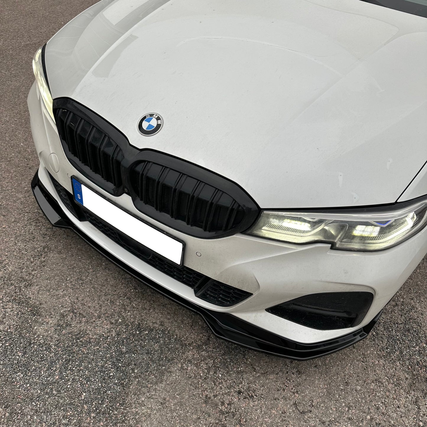 Blanksvart BMW 3-serie frontläpp G20 G21