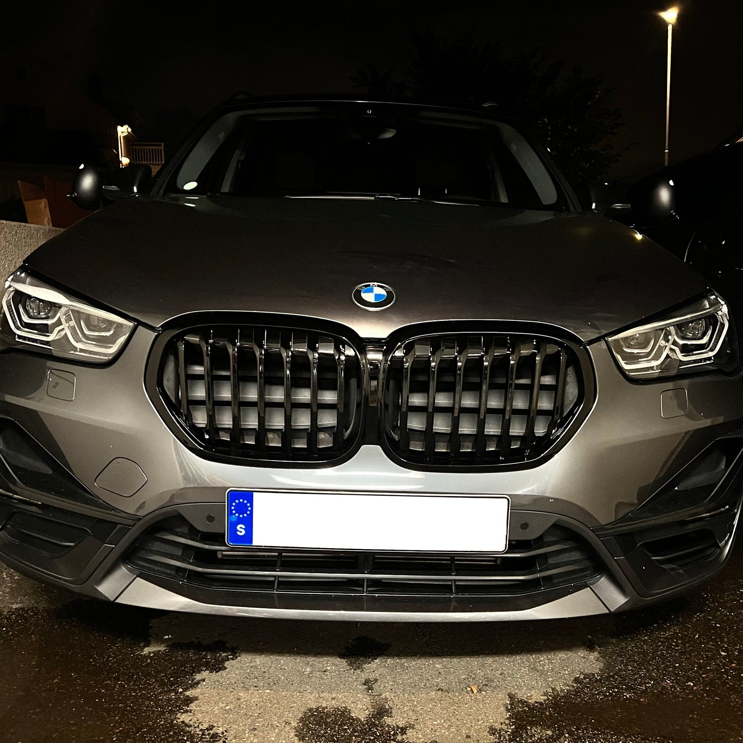 BMW grill X1 F48 blanksvart